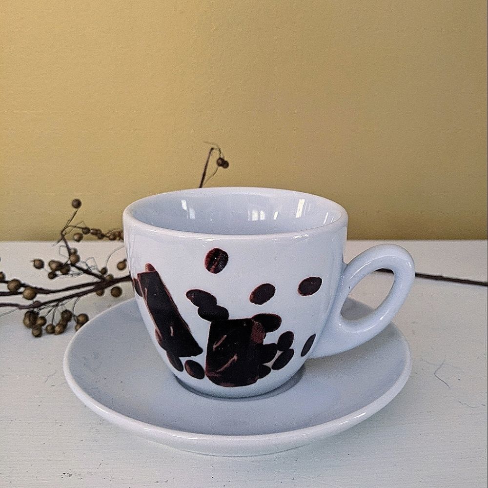 Crate&Barrel Set of 2 Coffee Or  Hot Cocoa Cups & Matching Saucers